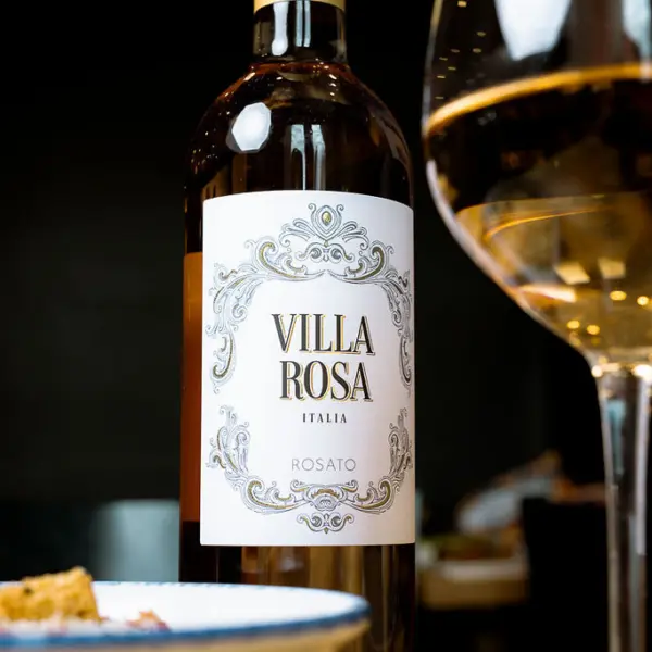 Cantina Ermes Villa Rosa rose