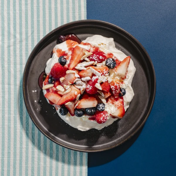 Dessert pavlova aux petits Fruits